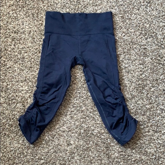 Lululemom 3/4 Leggings - Picture 2 of 2